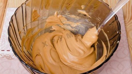 торт воздушный сникерс из песочного теста