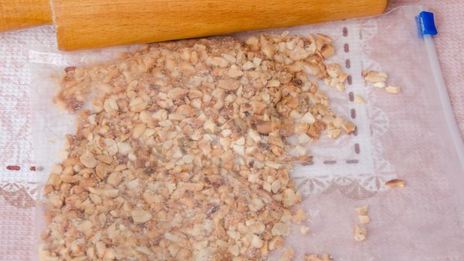 торт воздушный сникерс из песочного теста