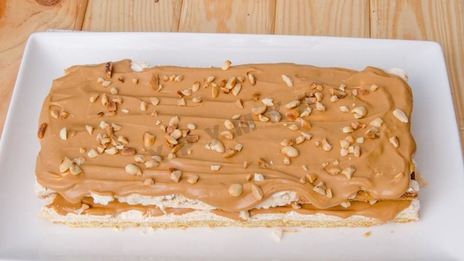 торт воздушный сникерс из песочного теста