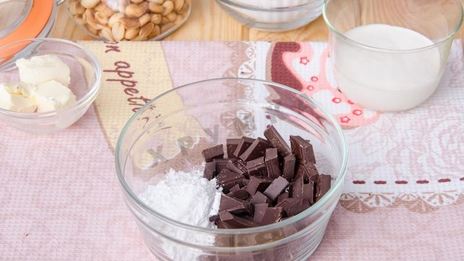 торт воздушный сникерс из песочного теста