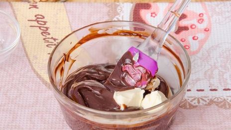 торт воздушный сникерс из песочного теста