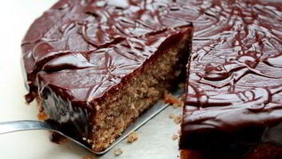 Венский торт с орехами и апельсиновым джемом