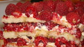 Ягодный торт с малиной