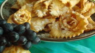 Вкусный хворост, тающий во рту