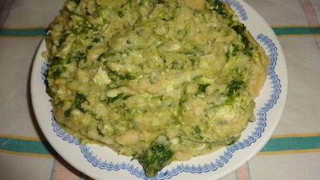 гороховая запеканка с брынзой и шпинатом