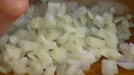 картофельная запеканка с колбасками и сыром