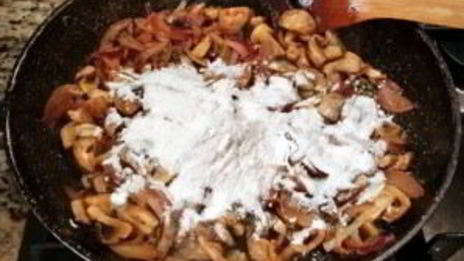 картофельная запеканка с курицей и грибами