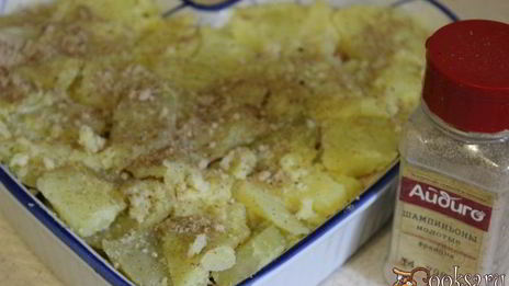 картофельная запеканка с варено-копченым куриным рулетом и сыром