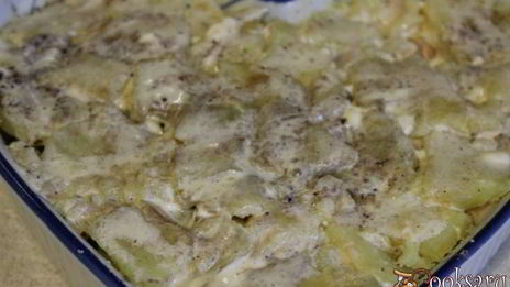 картофельная запеканка с варено-копченым куриным рулетом и сыром