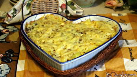 картофельная запеканка с варено-копченым куриным рулетом и сыром