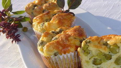 порционная запеканка с зеленым горошком