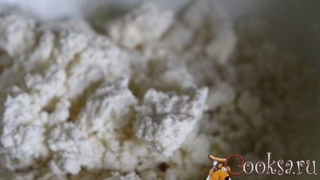 рисовая запеканка с творогом, курагой и цукатами