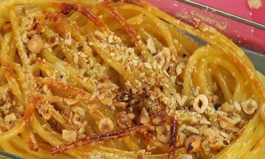 Рецепт сладкой запеканки из макарон с медом и орехами