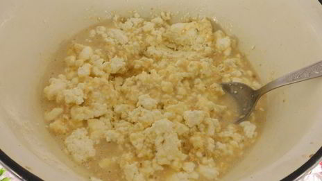 творожная запеканка с изюмом в мультиварке