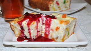 Творожная запеканка с цукатами и орехами