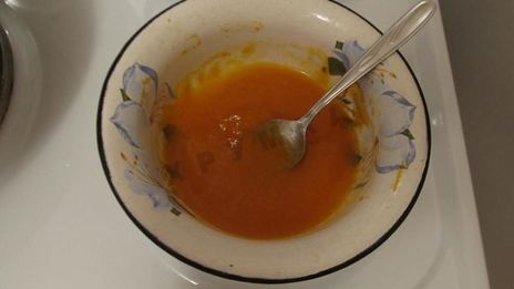 творожная запеканка с ягодами под абрикосовым соусом