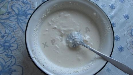 творожная запеканка с ягодами под абрикосовым соусом