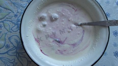 творожная запеканка с ягодами под абрикосовым соусом