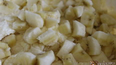 творожные мини-запеканки с бананом и изюмом