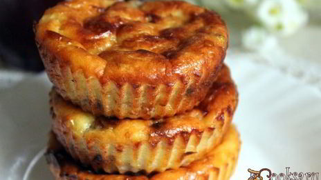 творожные мини-запеканки с бананом и изюмом