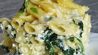 Запеканка из пенне со шпинатом и рикоттой