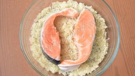 запеканка из семги, риса и брокколи