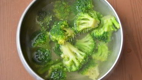 запеканка из семги, риса и брокколи