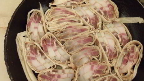 запеканка с беконом на сковороде