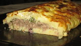 Запеканка с картофелем, фаршем и майонезом