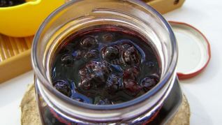 Черника в собственном соку на зиму без сахара