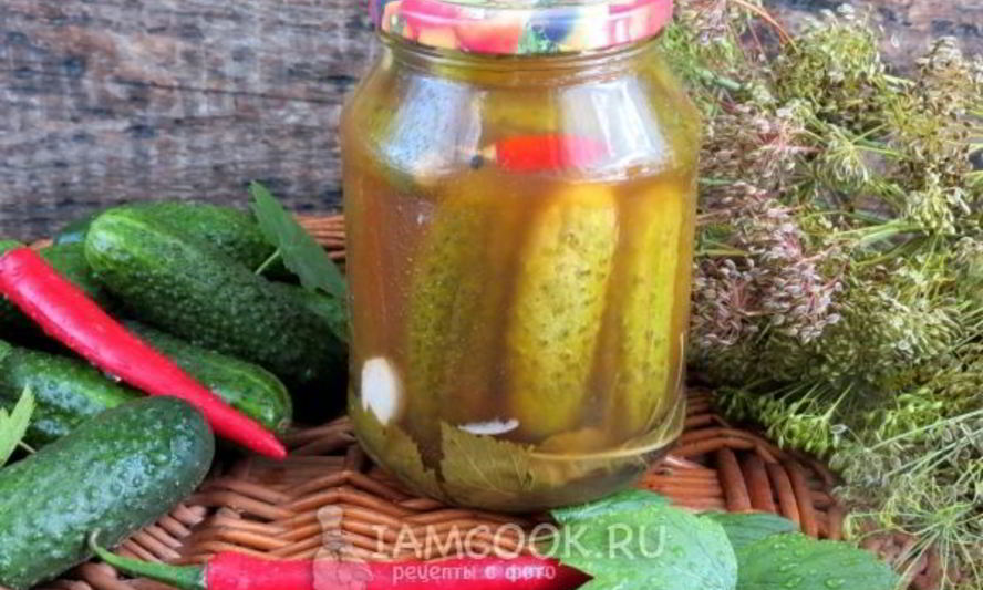 Рецепт хрустящих огурцов с кетчупом в банках на зиму