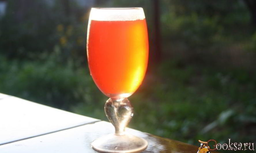 Рецепт компота из алычи, абрикос и летних ягод