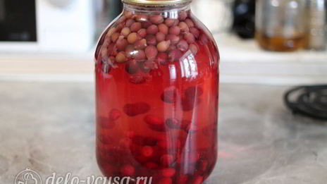 компот из кизила и винограда на зиму