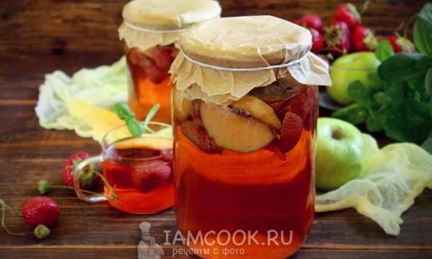 Рецепт компота из клубники и яблок