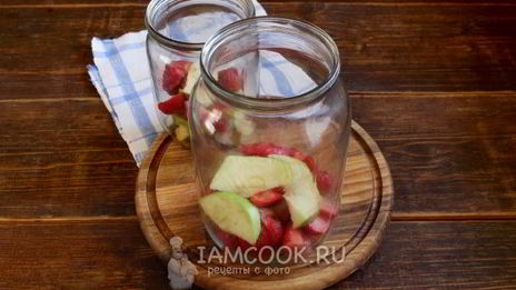 компот из клубники и яблок