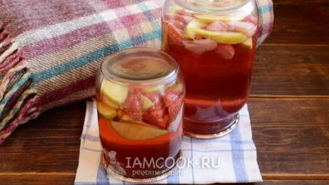 компот из клубники и яблок