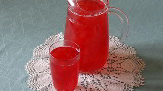 Компот из малины и яблок