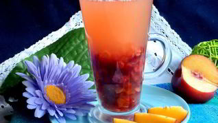 Компот из ревеня, яблока и калины