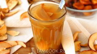 Компот из сушеных яблок, изюма и кураги