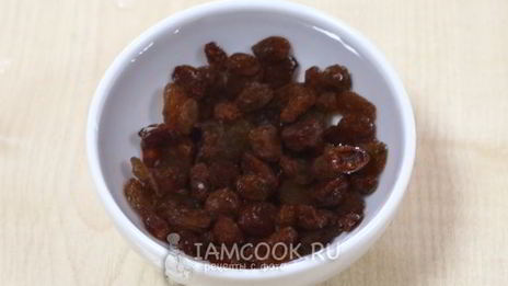 компот из сушеных яблок, изюма и кураги