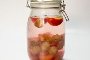 Компот из винограда и сливы