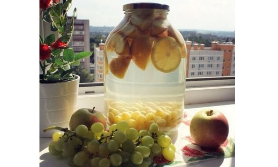 Рецепт компота из винограда с яблоками в зиму