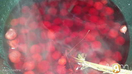 компот из вишни и крыжовника