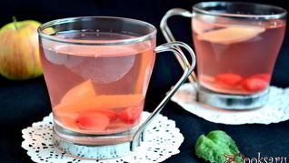 Компот из яблок и кизила с мятой