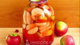 Компот из яблок и кизила