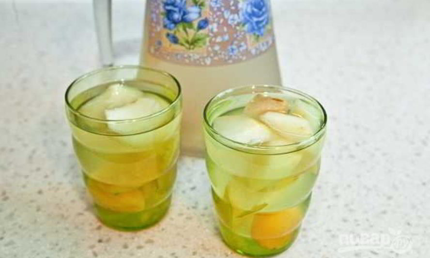 Рецепт компота из яблок и кураги