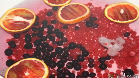 компот-крюшон со смородиной и гибридом мандарина с гранатом