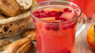 Яблочно-клюквенный компот с имбирем