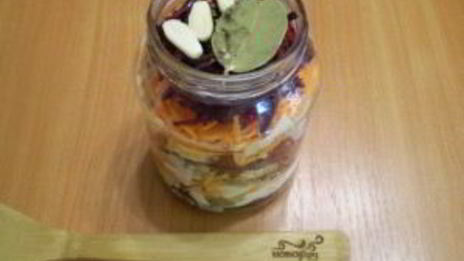 быстрая маринованная капуста со свеклой