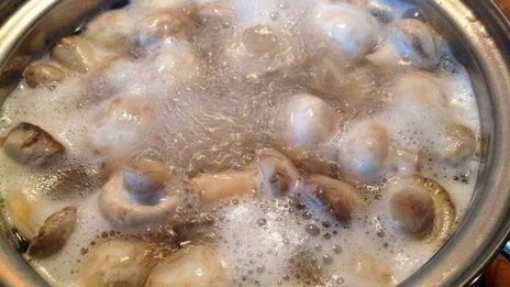 быстрые маринованные шампиньоны с овощами